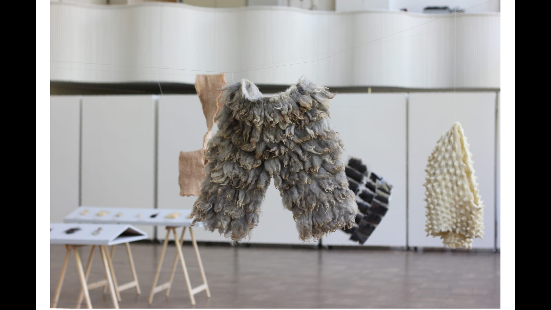 Wollhose aus Guteschaf-Locken, Ausstellung New York 2018